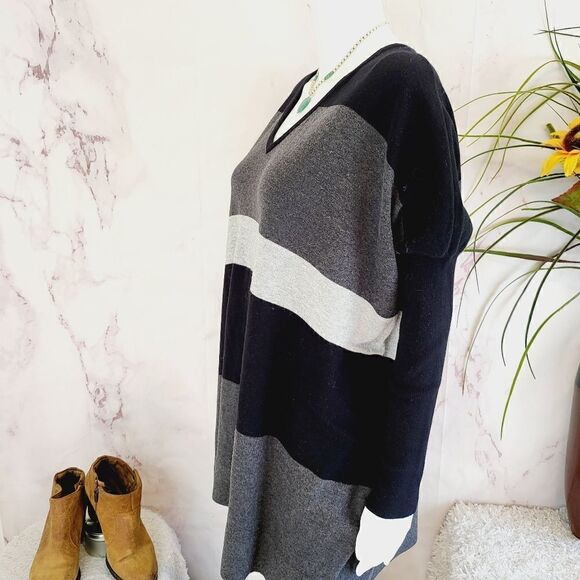 Saks Fifth Avenue extra fine merino wool blend oversized sweater Super Soft! - Picture 4 of 7